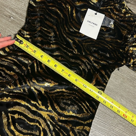 NWT GRLFRND Janice Mini Dress in Black & Gold Size XS Velvet Shimmer Cocktail - Picture 11 of 16